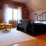 Tahkuna Puhkekeskus * HIIUMAA